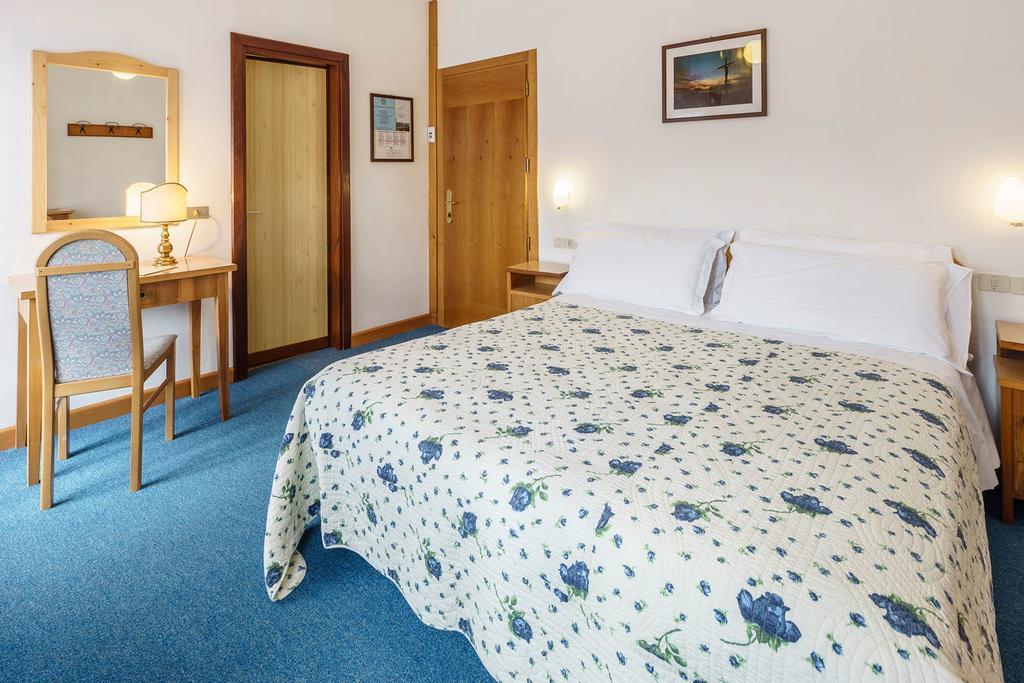 Hotel Roma San Vito di Cadore Pokoj fotografie
